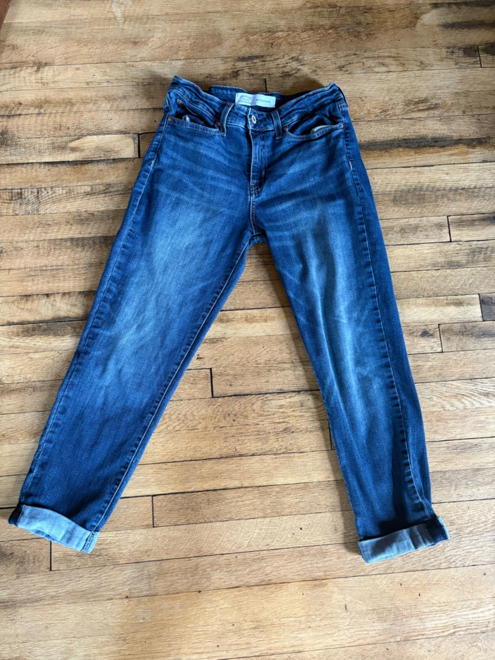 Levi’s Signature Mid Rise Boyfriend Jeans